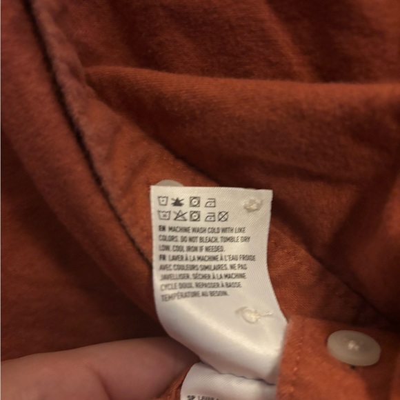 Large American Eagle 100% cotton Red/Burnt Orange button down shirt - Picture 6 of 6